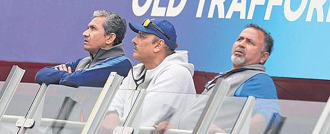 Ravi Shastri(C) with Bharat Arun(R) and Sanjay Bangar