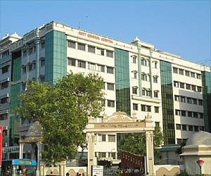 Government Hospital in Chennai (wikimedia commons)