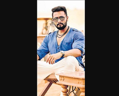 A still from Bharaate