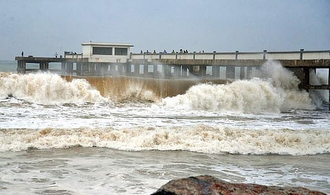 Rough waves lashing the Valiyathura pier at Thiruvananthapuram on Saturday | Vincent Pulickal