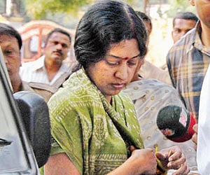 The CBI alleged that senior IAS officer Y Srilakshmi, in collusion with then director of Mines VD Rajagopal, demanded large bribes from other applicants for mining licences while extending undue benefits to OMC and its promoters