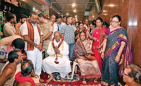 Governor-designate Biswabhushan Harichandan, his wife Suprava at Kanaka Durga temple in Vijayawada on Tuesday (Photo | EPS)