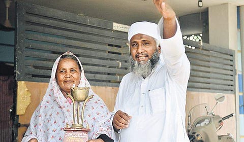 M Mohammed’s parents Noorjahan Begum (L) and Mohammed Salim | d sampathkumar