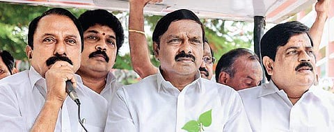 Minister K A Sengottaiyan campaigning for AC Shanmugam at GPH road near Anna Salai in Vellore on Wednesday | dinesh S