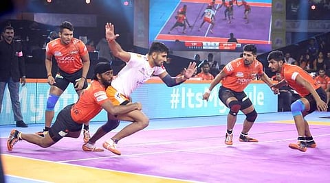 U Mumba's defence helping them fight off the early jitters | Twitter@ProKabaddi