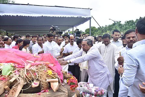 Veteran Congress leader Jaipal Reddy cremated with state honour