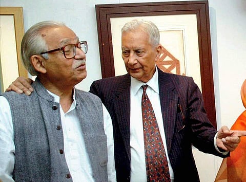 Industrialist B.K.Birla (Right) at a painting exhibition of painter Lalu Prasad Shaw (left). The Nonagerian industrialist passed away on Wednesday at the age of 98. (File Photo | PTI)