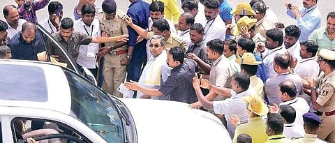 Former CM Siddaramaiah arrives at the Miller Commission Report Centennial in Bengaluru on Tuesday | Pandarinath B