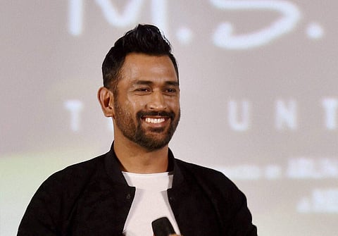 MS Dhoni (Earnings:  101.77 crore)