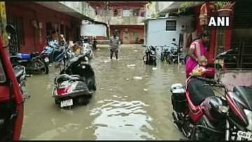 Heavy rain lashes Vadodara; operations halted at airport, railway station