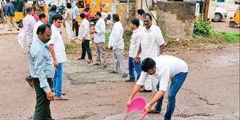 People of areas under Secunderabad Cantonment Board  clenas up by themselves  in protest (File Photo | EPS)