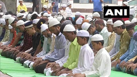 Devotees offer namaaz in Shiroli, Kolhapur on the occasion of Bakr Eid (Photo | ANI)