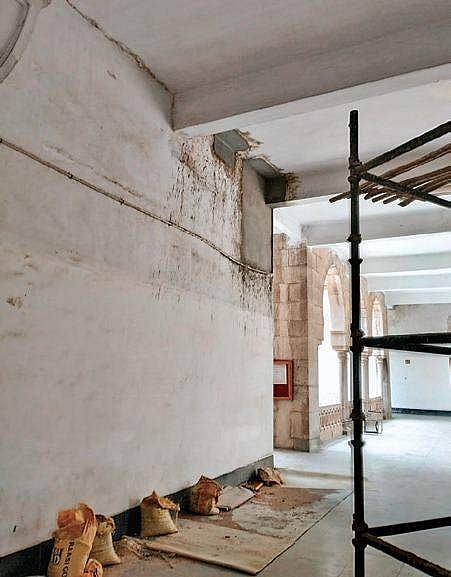 INTACH, during an inspection of the Osmania University Arts College building, found numerous cracks in the structure (Photo | EPS)