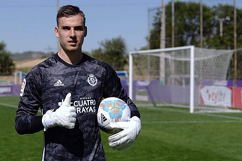 Andriy Lunin in his new colours (Photo | LaLiga Twitter)