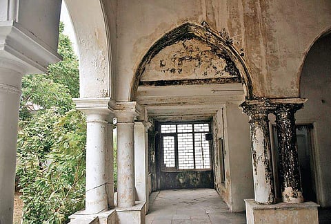 Dampness seen on the columns and walls of the Golden Threshold;