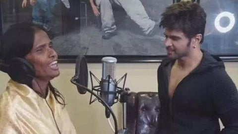 Ranu Mandal with Himesh Reshammiya. (Videograb)