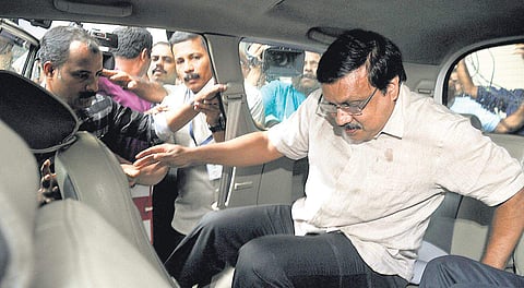 Former PWD Secretary T O Sooraj being taken to Vigilance Court, Muvattupuzha, after his arrest was recorded by the Vigilance in the Palarivattom flyover case | A SANESH