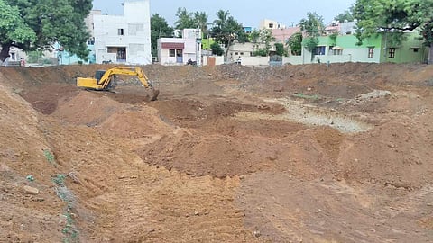 After desilting and establishing embankments, the Vairavan kulam sports a new look bereft of weeds, garbage and sewage. | EFI