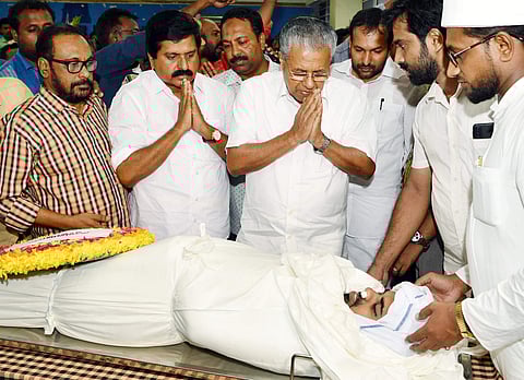 Kerala CM Pinarayi Vijayan pays homage to KM Basheer at press club on Saturday. (Photo | Vincent Pulickal, EPS)