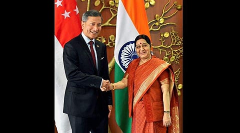 Former External Affairs Minister Sushma Swaraj shakes hands with Vivian Balakrishnan, Minister of Foreign Affairs of Singapore. (Photo | PTI)