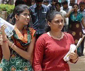 A file image of candidates coming out after taking the UPSC exam. For representational purposes. (Photo | EPS)