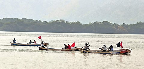 Heavy water inflows: Boating at Punnami Ghat stopped