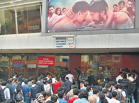 A massive crowd outside Urvashi theatre to watch Pailwaan I shriram b n
