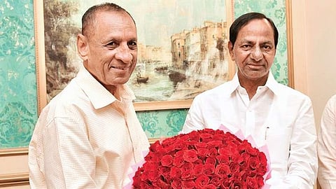 CM K Chandrasekhar Rao with Governor ESL Narasimhan at Raj Bhavan on Sunday. (Photo | EPS)