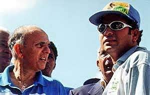 Sachin Tendulkar with Madhav Apte. (Photo | Twitter)