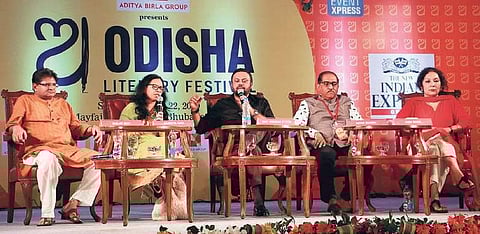 Sanjay Dixit, Samhita Arni, Ratan Sharda, Saba Naqvi and Ravi Shankar debate ‘The History We Were Taught: Bunkum or Brilliant’ |( Photo | Irfana )