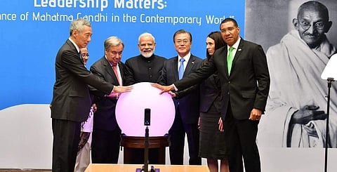 PM Narendra Modi inaugrates Gandhi Solar Park in presence of UN Secretary-General Antonio Guterres (Photo |Narendra Modi, Twitter)
