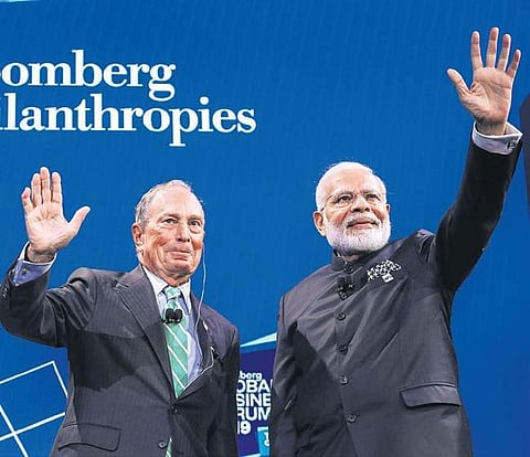 Prime Minister Narendra Modi with CEO of Bloomberg Michael Bloomberg at Global Business Forum in New York on Wednesday (Photo | PTI)