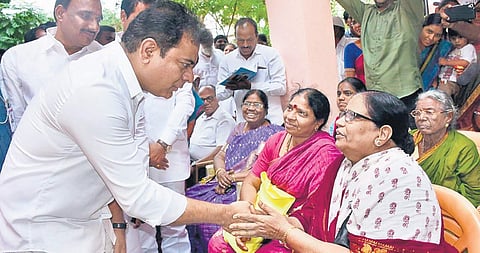 IT minister KT Rama Rao interacts with senior citizens at a Kanti Velugu camp in Hyderabad. (Photo | EPS)