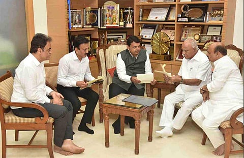 Karnataka Chief Minister BS Yeddyurappa visited Maharashstra CM Fadnavis’ official residence (Photo | Twitter @CMofKarnataka)