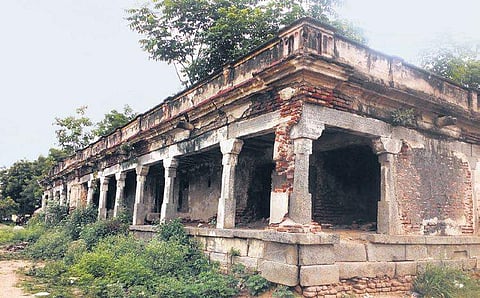 Once a heritage site, this choultry on the Chennai-Bengaluru highway is found crumbling down due to neglect and lack of maintenance | Express
