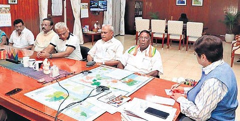 Kiran Bedi meeting the Chief Minister-led delegation on Saturday | EXPRESS