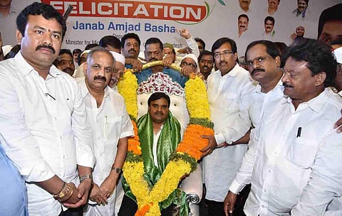 Deputy chief minister Amzath Basha being felicitated at a programme organised by YSRC Minority cell at VMRDA children's arena in Visakhapatnam on Sunday. (Photo | EPS)