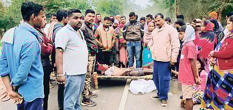 Villagers stage road blockade with Mantu’s body at Musamari Chowk| Express