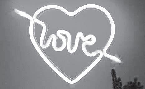 The Pisces man wants to make his partner happy and likes to put his partner on a pedestal.