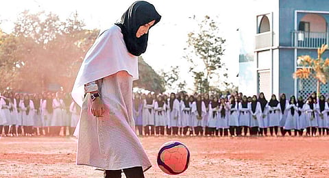 Hadiya Hakeem displays freestyle football at Chendamangallur HSS ground | Express