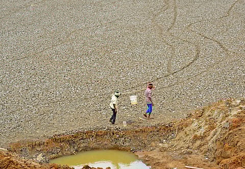 The reservoirs that supply drinking water in Maharashtra are drying up. The storage of drinking water has come down to 21 per cent against the 31 per cent of last year. (Image used for representational purposes only.)