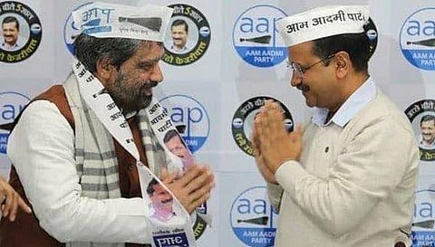 Ram Singh Netaji (left) with Delhi CM Arvind Kejriwal (Photo | Ram Singh Netaji Facebook)