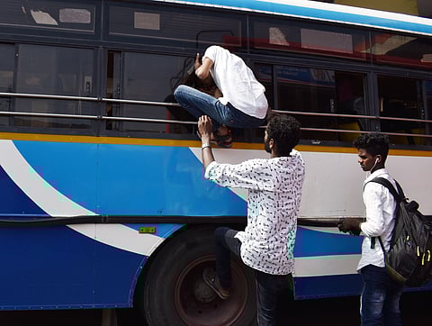 Sankranti festival rush of passengers at Mahatma Gandhi Bus Station in Hyderabad on Saturday| S Senbagapandiyan