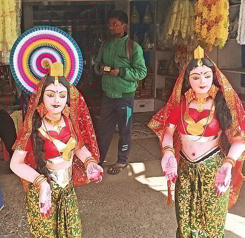 Idols of Goddess Tusu on sale in Baripada | EXPRESS