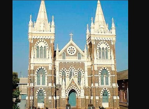 Borges’s writing manages to strike a fine balance between fact and fiction.