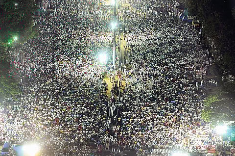 Lakhs of members belonging to Muslim organisations throng Marine Drive on Wednesday demanding the withdrawal of the Citizenship Amendment Act and National Register of Citizens | A SANESH