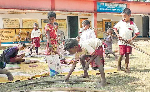 Jharkhand: Tiger fear forces kids to carry bow and arrow to school