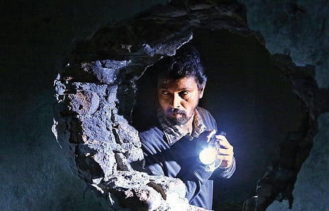 Still from Rajavukku Check