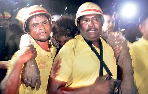 An injured worker being rescued from accident site on Friday night | Express