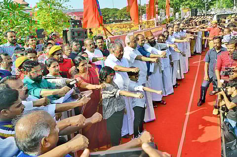 A host of  senior politicians including Chief Minister Pinarayi Vijayan, CPI state secretary Kanam Rajendran along with socio- cultural leaders took part in the  human chain from Kasaragod to Kaliyikkavila. (Photo | BP Deepu, EPS)